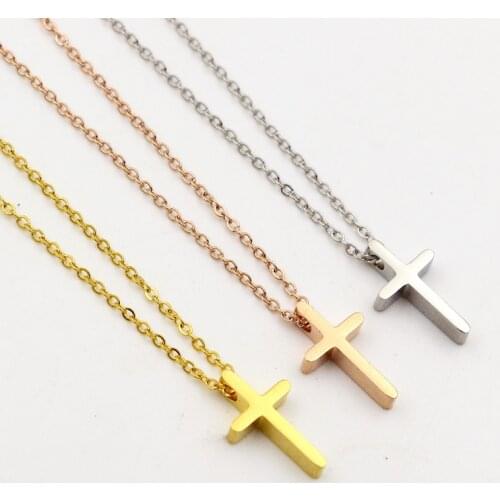 Mini Cross Short Necklace Womens Rose Gold Clavicle Chain European and American Stainless Steel Neck