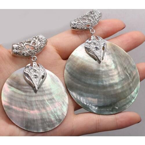 Natural Shells Pendant Hollow Flower Pattern Natural Mother of Pearl Shell Charms for Women Jewelry Making DIY Necklace