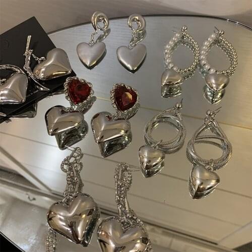 Vintage Geometric Love Heart Earrings for Women Metal Dangle Earrings Creative Fashion Y2K Jewelry Female Stud Earrings 90s Gift