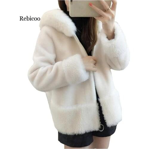 New winter Parker sheep shearing coats female fox fur collar jacket coat ladies lamb hair short coat hooded velvet fur Womens