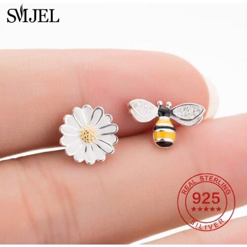 SMJEL Insect Bumble Bee Earrings for Women Kids Girls Bee Jewelry 925 Sterling Silver Daisy Flower Animal Stud Earings Asymmetry