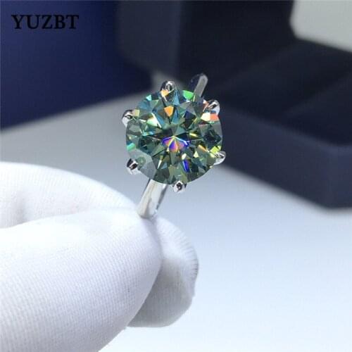 Women 18K White Gold Plated Excellent Cut 5 ct Diamond Test Past Moissanite Ring 925 Silver Round Green Gemstone Wedding Ring