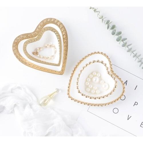 Small Heart Shape Relief Porcelain Plate Bowl Handpainted Saucer Ceramic Jewelry Dish Decorative Table Decoration Weding Gift