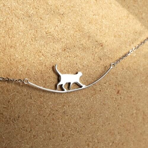 Fashion Cute Cat Curved Climing Walking Pendant Necklace For Women Trendy Animal Silver Color Clavicle Chain Party Girls Jewelry