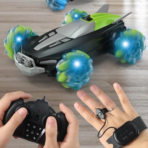2021 New D888 4WD RC Cars 30m-40m Remote Control Gesture Sensing Stunt Drift Car With Spray Light Off-Road Model Vehicle For Kid