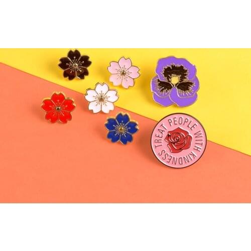 Colorful Flower enamel pin Beautiful red black white flowers brooches Plant Lapel pin badge Clothes backpack jewelry Women gift