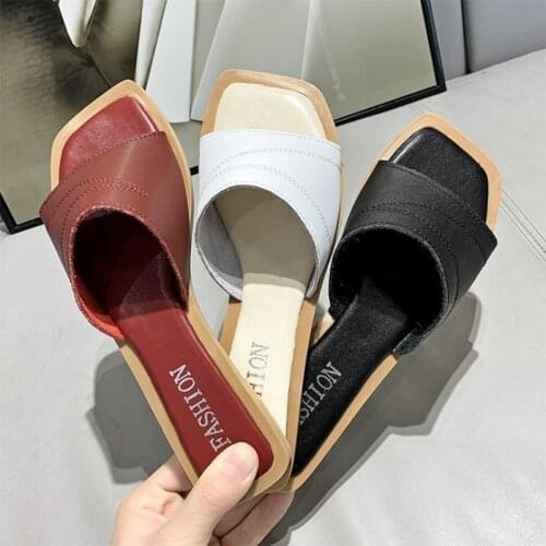 Square Head Flip Flops Crystal Transparent Low Heel Clear Women Slippers Slides Fashion Design Size 35-41 Zapatillas Casa Mujer