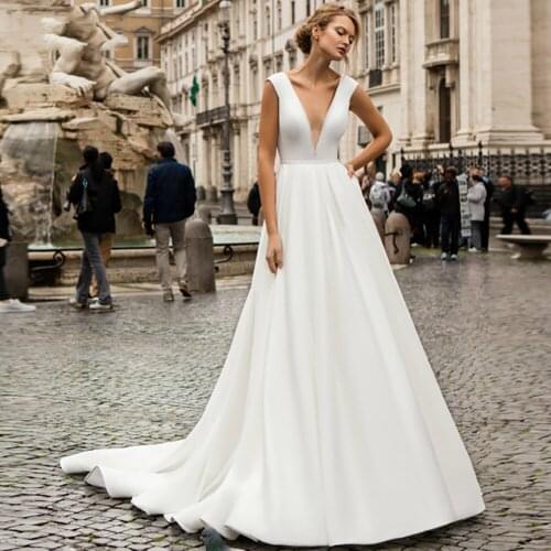Eightree V-Neck Wedding Dresses Satin A-Line Beading Bride Dress Cap Sleeve Princess Bride Gown Plus Size Boho Wedding Gowns