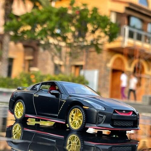 1:32 Nissan GTR R34 R35 Alloy Sports Car Model Diecasts Simulation Metal Toy Car Model Sound Light Collection Childrens Toy Gift