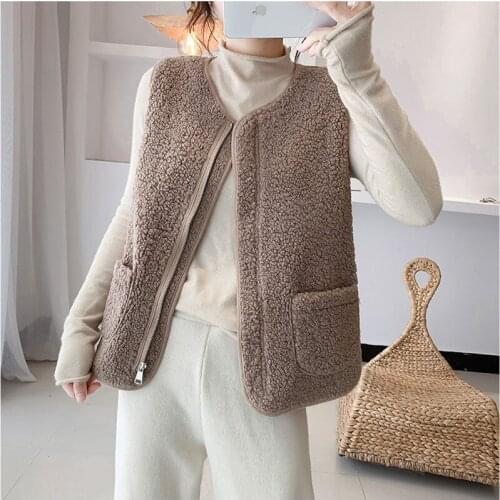 Women Lamb Plush Waistcoat Winter Casual O Neck Warm Vest Korean Faux Fur Loose Sleeveless Coat Female Two Pocket Zipper Outwear