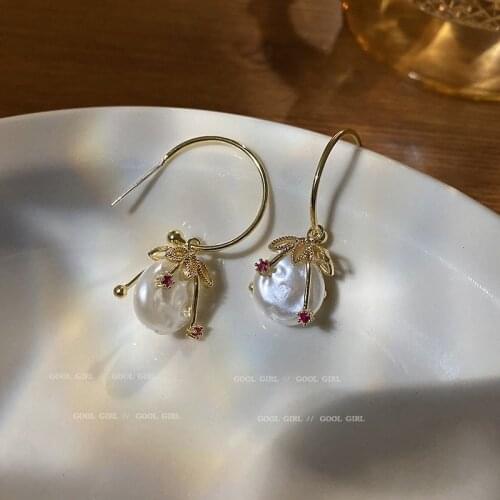 2021 New Arrival Metal Trendy Women Dangle Earrings Korean Beautiful Flower Earrings Pearl Eardrop Elegant Jewelry