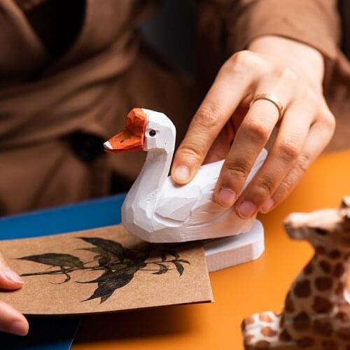 100% Handmde Cute Creative Wood Carving 3D Animal Unicorn Mini Wood Stapler For Paper School Office Supplies Desktop Decoration