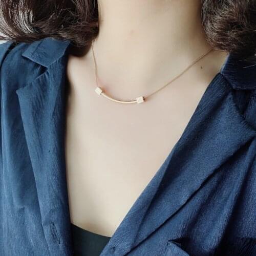 2020 Korean Gold Silver Color Smiling Shaped Bend Pendant Necklaces For Women Simple Fashion Party Jewelry