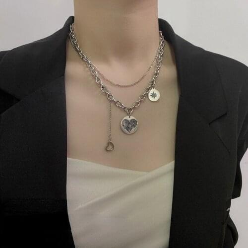 U-Magical Creative Asymmetry Love Heart Circle Chunky Chain Pendant Necklace for Women Geometric Chunky Chain Necklace Jewelry