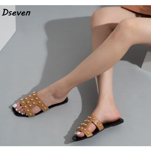 Fashion Rivet Sandals Summer New Womens Outside Slippers Flat-bottom Woman Slippers Casual Beach Slides Sandalias de mujer