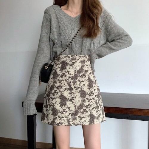 Short Skirt Retro Pattern Half-length Skirt Autumn and Winter Womens New High-waisted Thin A-line Skirt Bag Hip Skirt