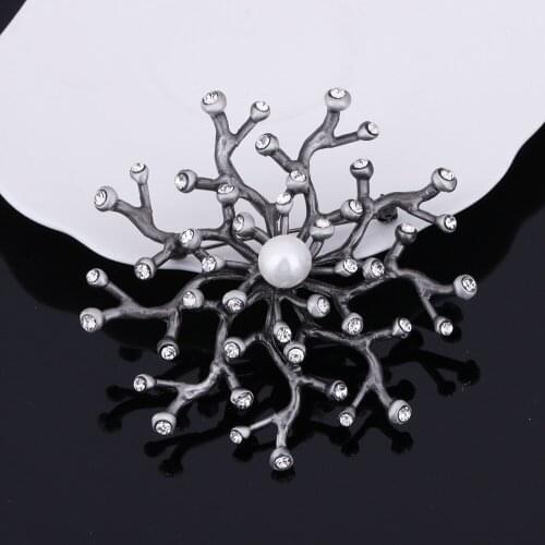 Vintage Gypsophila Flower Brooches For Women Simulated Pearl Rhinestone Broches Hijab Pins Decorative Dress Corsage Accessories