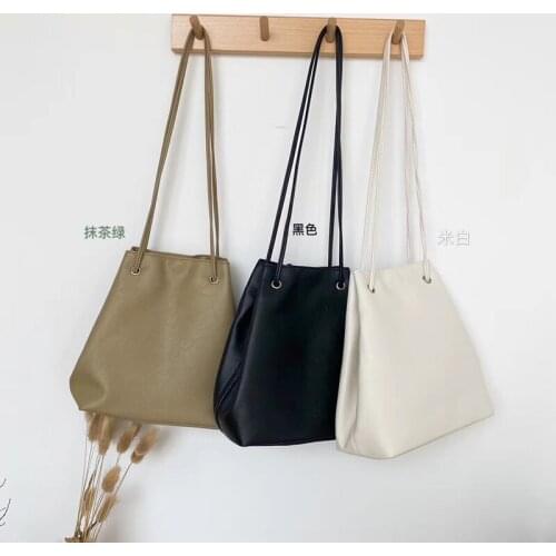 2020 new Korean female bag fashion simple pure color bucket bag wild large capacity messenger bag pure color shoulder bag trend
