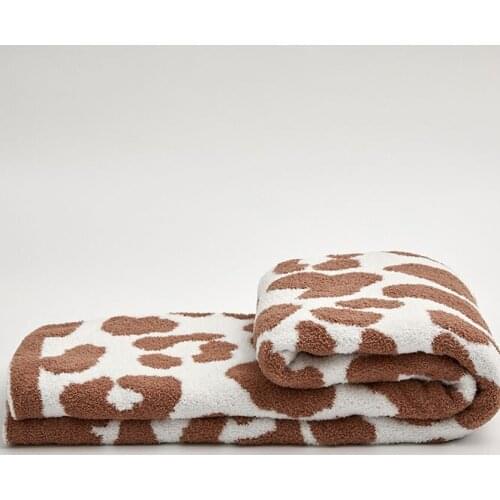 Papa&Mima Coffee Leopard Print Knitted Summer Quilted Thread Blanket Throws Acrylic Microfiber Nap Air-conditional Bedspread