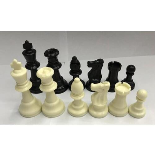 32pcs/set International Chess Pieces Set Plastic Chess Set Portable Board Game 64mm King for Adult Children