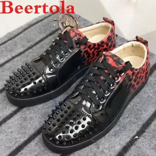 Patent Leather Flats Shoes Men Back Leopard Pattern Luxury Low Top Spikes Zapatillas Hombre Casual Style Black White Mens Shoes