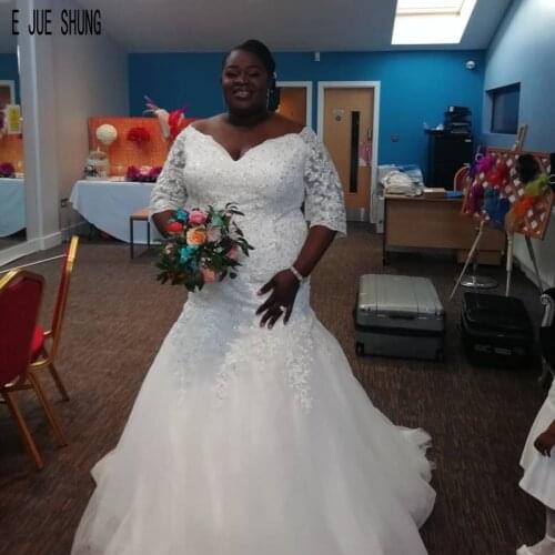 E JUE SHUNG African Wedding Dresses V Neck Half Sleeves Lace Appliques Plus Size Mermaid Bridal Gowns Beaded vestido de noiva