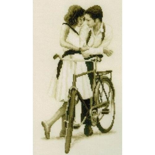 Manufacturer Embroidery Couple with Bicycle Cross Stitch Supplies Near Me with 100% Cotton Floss & Free Shipping for Wall Decor