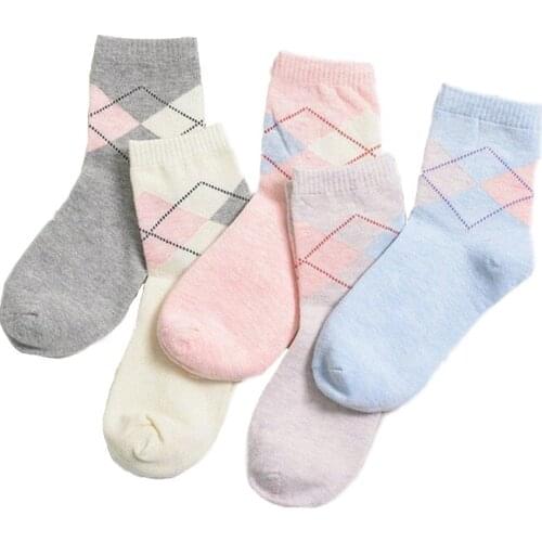 5 Pairs/lot Fashion Women Striped Pattern Cute Soft Breathable Socks Harajuku Comfortable Lovely Girl Cotton Scoks Candy Color