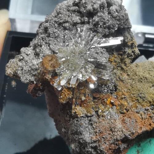 Natural high quality aluminum fluoride anhydrite crystal healing energy home decoration teaching specimen QUARTZ GEM (send box)