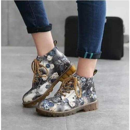2021New Fashion Girls Leather Boots Floral Printed Boots Soft Sole Ankle Boots Lace up Platform Shoes Children