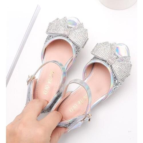 Children Sandals Princess Shoes 2021 Summer New Fish Mouth Hollow Girls Sandals Elementary School Students Show Sequin Shoes