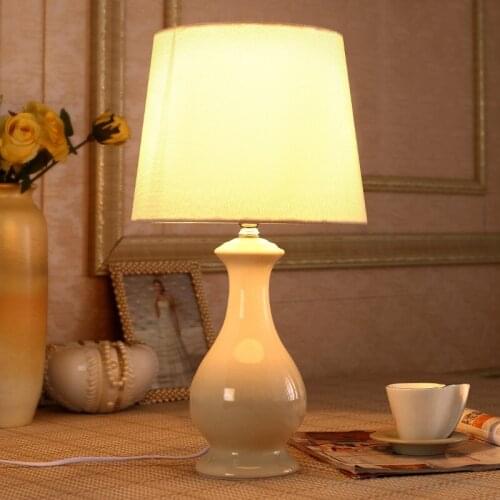 European Style Ceramic Table Lamp Hotel Living Room Study Bedroom Bedside Lighting Desk Lamps Vintage LED Stand Light Fixtures