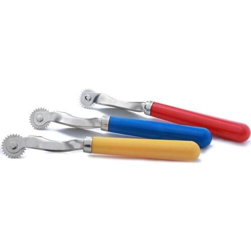 1Pcs Sewing Tool Kit Wood/Plastic Handle Practical Serrated Edge Pattern Tracer Tracing Wheel Tailor Stitch Marker