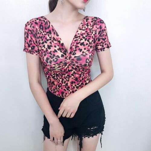 Sexy Woman Latin Dance T-shirt 2020 New Summer Short Sleeve Leopard Print V-neck Latin Tops Ballroom Dance Competition Dresses