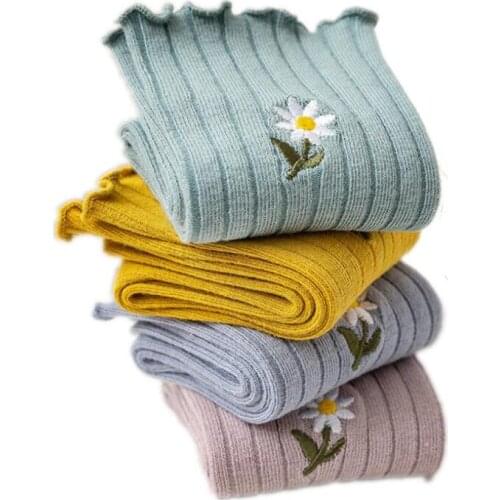 Soft Women Cotton Winter Ankle Socks Fashion Students Candy Colors Summer Cotton Crew Sock Girls Daisy Embroidered Ankle Socks