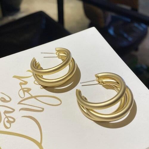 QIMOSHI Korean temperament 925 silver pin Earrings cool wind net red gold fashion Round Earrings FOR GIRLS AND WOMEN