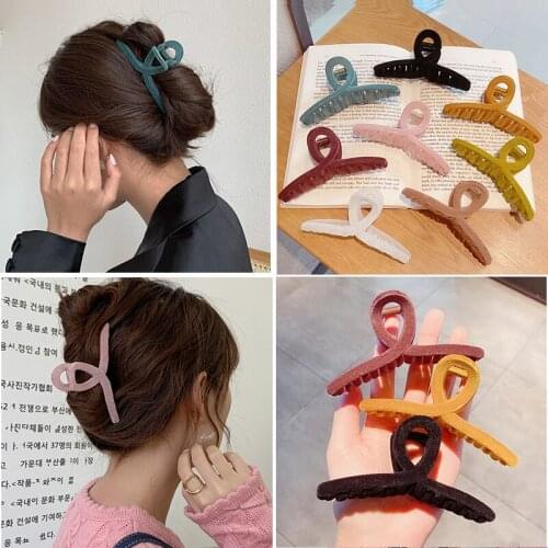 Korea Frosted Crab Hair Clips Warm Elegant Flocking Hair Claws For Women Girl Sweet Hair Claw Vintage Hair Accessories Wholesale