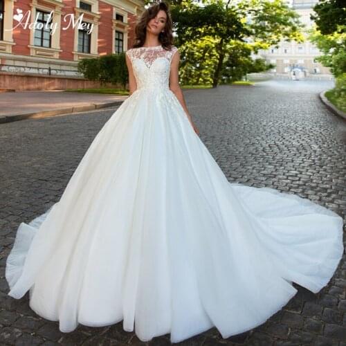 Adoly Mey Elegant Scoop Neck Button Tulle Court Train A-Line Wedding Dress 2020 Gorgeous Appliques Beading Vintage Wedding Gown