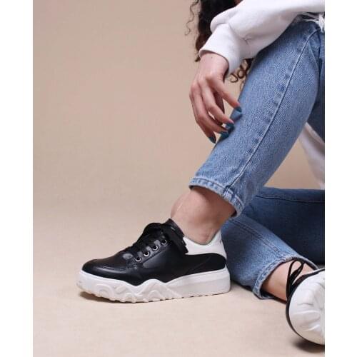 Womens Sports Shoes Black Lace-Up Thick Sole Sneakers 2021 Summer Season