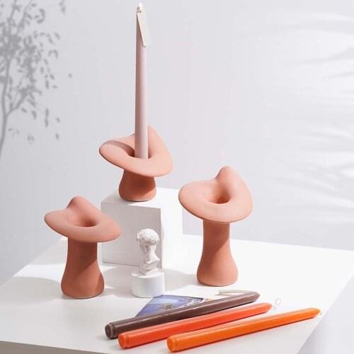 Creative Ceramics Mushroom Candlestick Dining Table Candle Holder Crafts Living Room Candle Stand Home Decoration Accessories