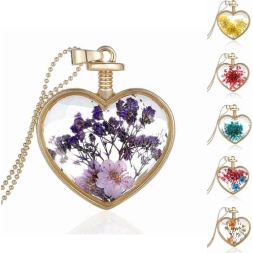 Handmade Jewelry with Glod Plated Glass Dried Flower Heart Shaped Pendant Choker Necklace for Women Party Gift