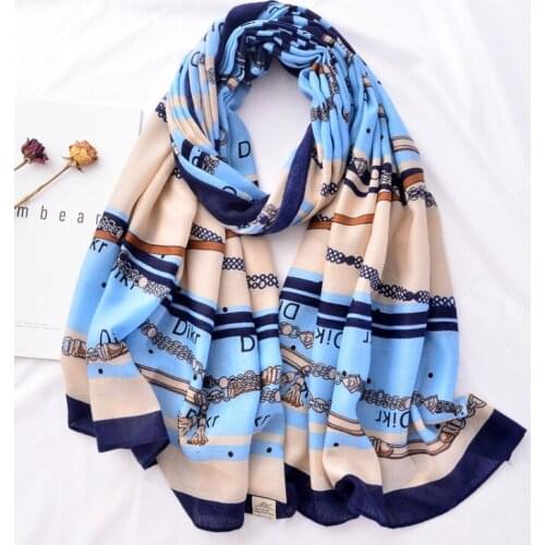 Yishine 2020 new arrival stripe and chain design with letters placement scarf
