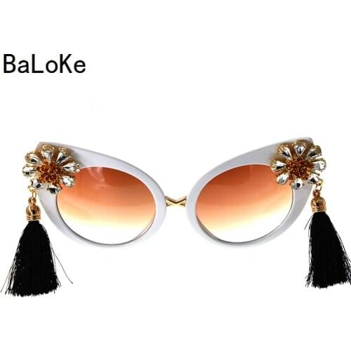 Fashion European Style Fashion Women Baroque Retro Sunglasses Crystal Flower Cat Eye Tassel Decoration Sun Glasses Holiday Gift