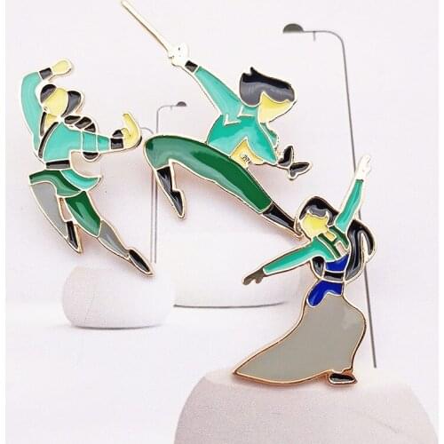 HOSENG Chinese Kongfu MULAN Women Brooch Cartoon Enamel Pin Jewelry Party Gift HS_912