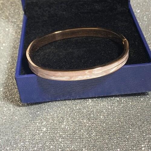 YUN RUO 2021 Personality White Mother Pearl Shell Simple 18 K Rose Gold Plated 316 L Titanium Steel Woman Bangle Never fade