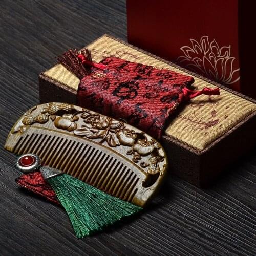 Classical Chinese Embossed Exquisite Green Sandalwood Comb Massage Anti-hair Loss Static Electricity Birthday Gift