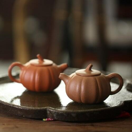 Monohydrate hall yixing recommended small teapot undressed ore pure manual and old mud pumpkin pot of 130 ml
