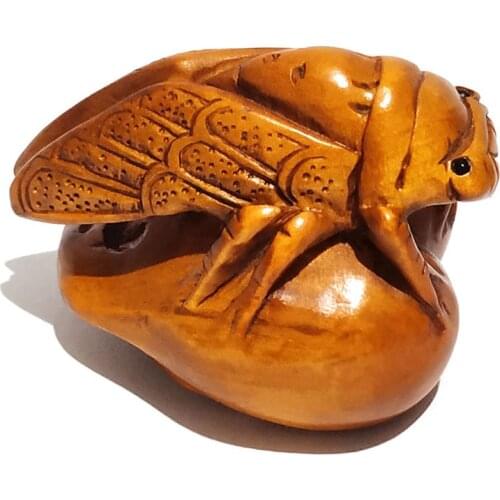 Y5626 - 2 " Hand Carved Japanese Boxwood Netsuke Figurine Carving- Cicada