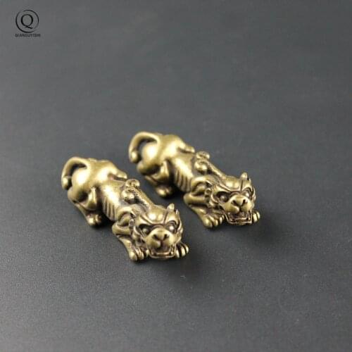 Brass Chinese God Beast Pixiu Car Ornament Keychain Pendants Copper Lucky Animal Key Chain Rings Hanging Jewelry Tea Pet Decor