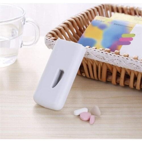 5pcs Portable Folding Medicine Cutting Device White Pill Cutter Case Splitter Stainless Steel Blade Drug Cases Dispenser